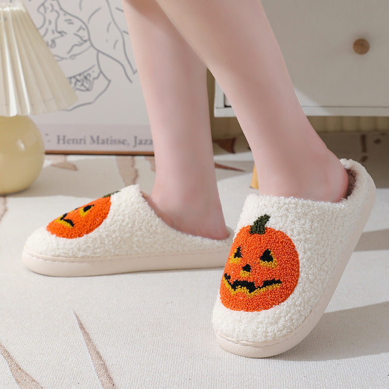 Plush lining of the pumpkin slippers